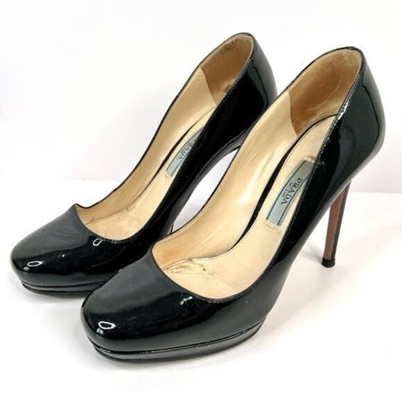 Prada Size 5 (EU 35.5) Black Patent Leather Pumps 4 Inch High Heels Round Toe - Picture 1 of 12